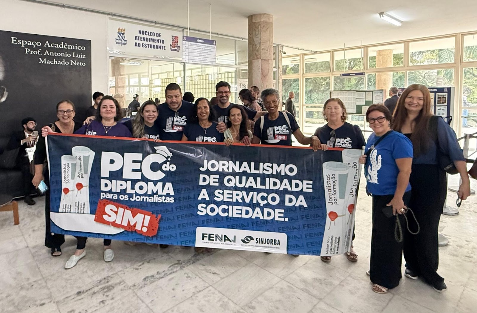 FENAJ entrega memoriais a Flávio Dino e reforça luta pela formação profissional dos jornalistas